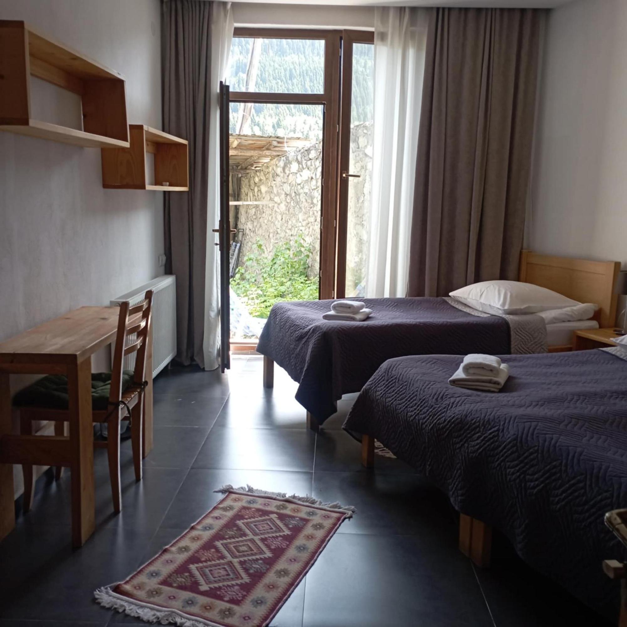 Bapsha Guesthouse Mestia Buitenkant foto