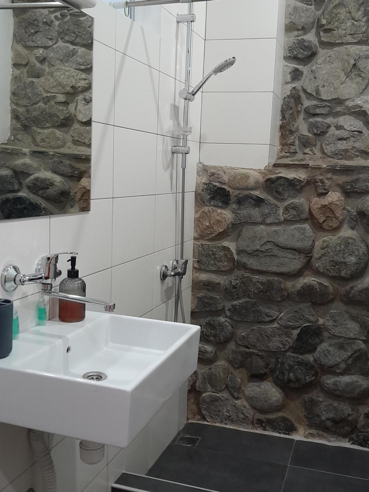 Bapsha Guesthouse Mestia Buitenkant foto